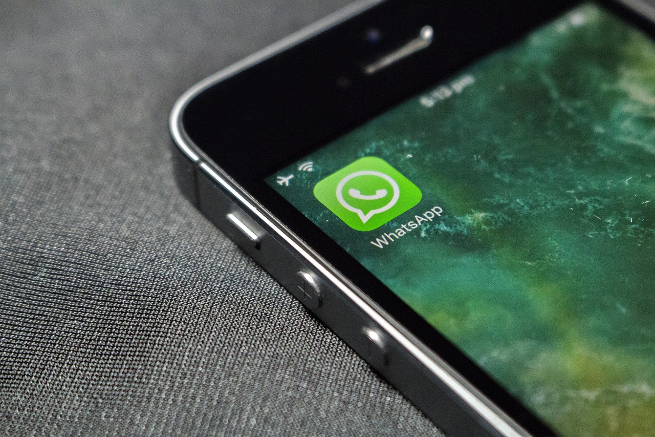 WhatsApp’s Upcoming Features: Link Privacy and Picture-in-Picture Video Viewing